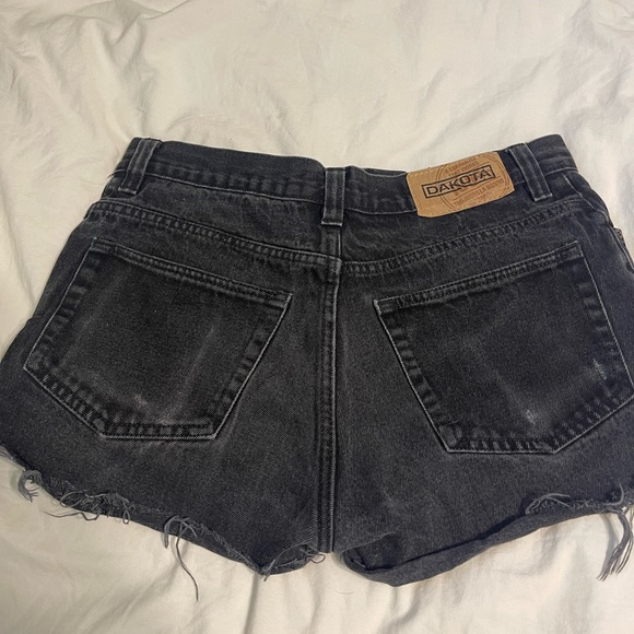 dakota shorts - Picture 2 of 2
